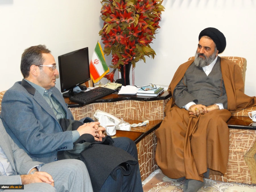 نماینده ولی فقیه در استان کردستان بر توسعه فعالیت های حوزه تعلیم و تربیت با مدنظر قرار دادن ارزش های اسلامی تاکید کرد.1