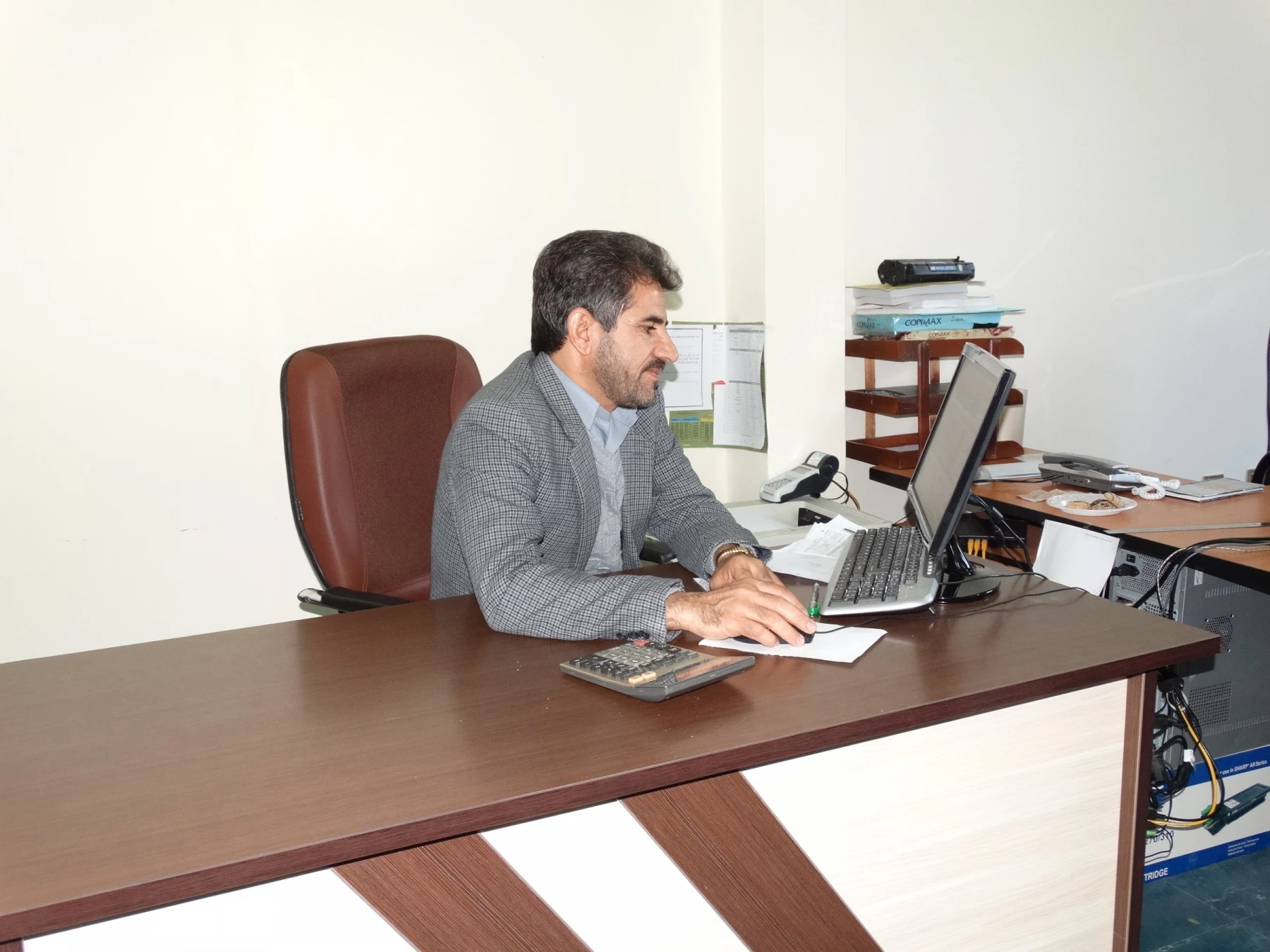 آقای قریشی(حسابدار)