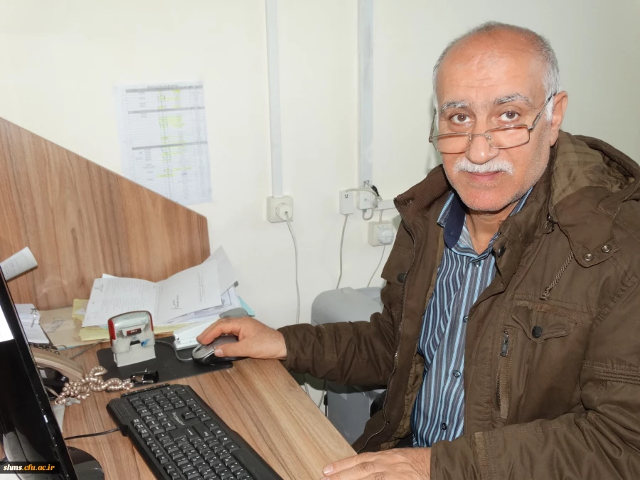 آقای تیمور عصمت یار (مسئول دبیرخانه)