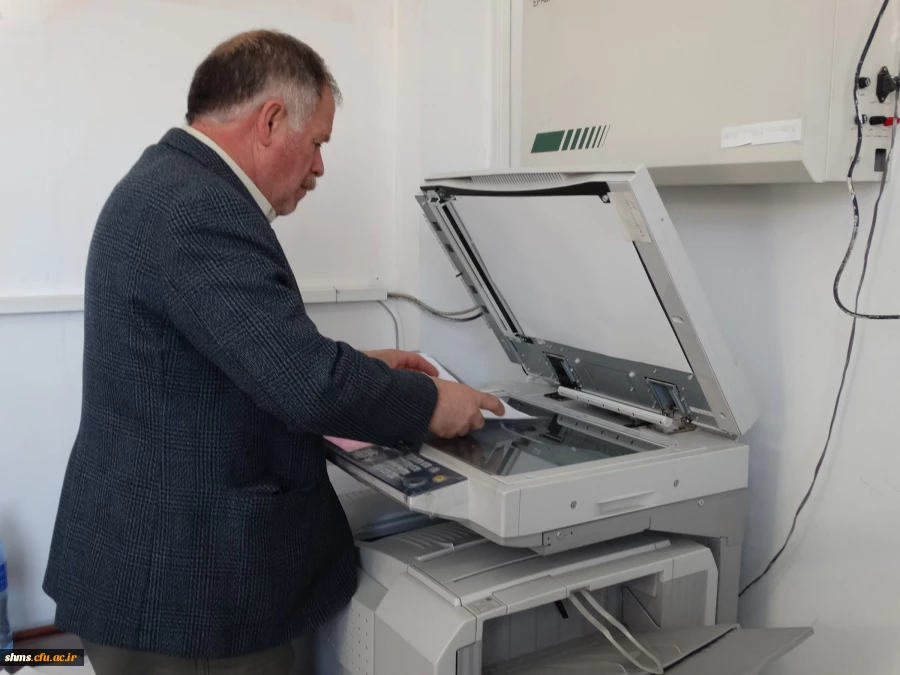 آقای صدیق امینی (تکثیر و تلفنخانه)