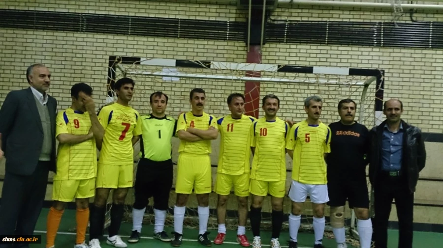 تیم فوتسال کارکنان پردیس شهید مدرس کردستان به مقام نایب قهرمانی دست یافت 5