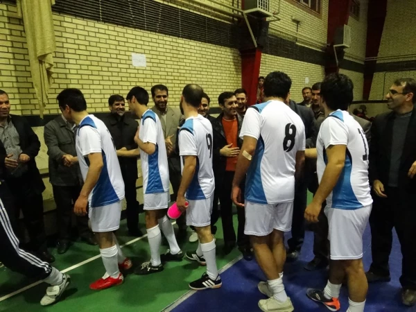تیم فوتسال کارکنان پردیس شهید مدرس کردستان به مقام نایب قهرمانی دست یافت 4