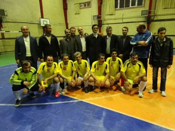 تیم فوتسال کارکنان پردیس شهید مدرس کردستان به مقام نایب قهرمانی دست یافت 6