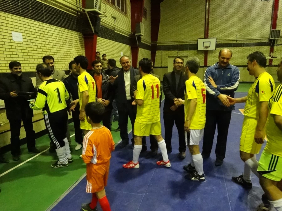تیم فوتسال کارکنان پردیس شهید مدرس کردستان به مقام نایب قهرمانی دست یافت 8