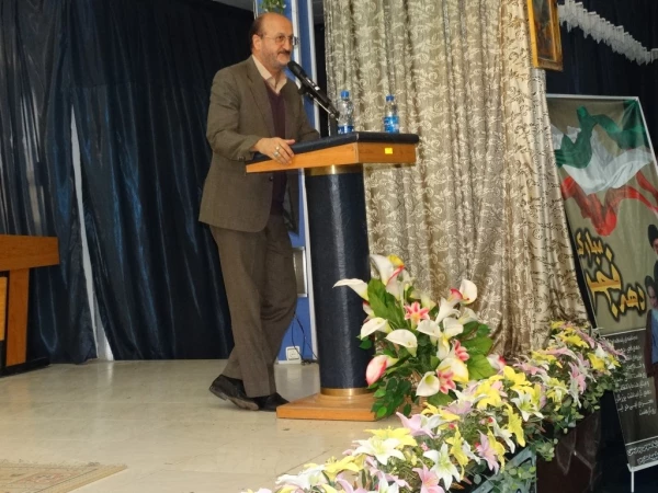 با حضور پرشور دانشجویان جدید الورود کردستانی
گرامیداشت سالروز پیروزی انقلاب اسلامی در دانشگاه فرهنگیان 11