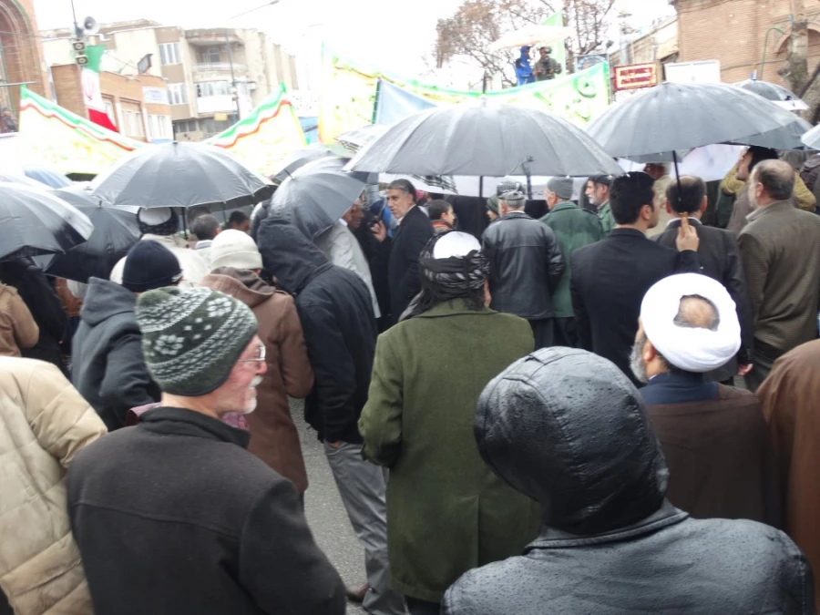 با یاد علامه شهید مدرس بزرگ مرد مبارز دوران مشروطه، پردیس شهید مدرس کردستان

22بهمن 93 کردستان تکرار حماسه 57و .../ باران رحمت بر دل فجرآفرینان باریدن گرفت 8