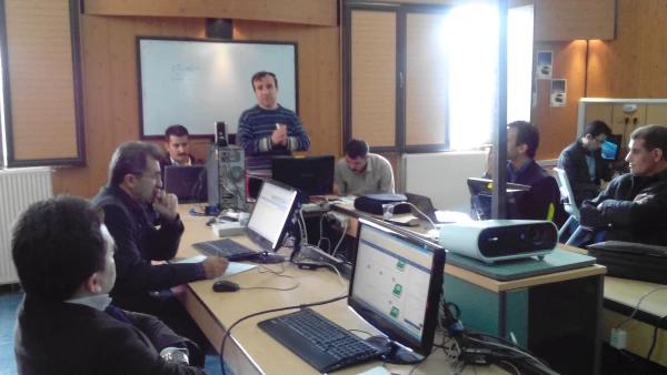 به دنبال ابلاغ عملی شدن سامانه فرهنگیادا از طریق دانشگاه فرهنگیان :

آموزش فاز اول « سامانه فرهنگیادا » در شهید مدرس کردستان به پایان رسید 5