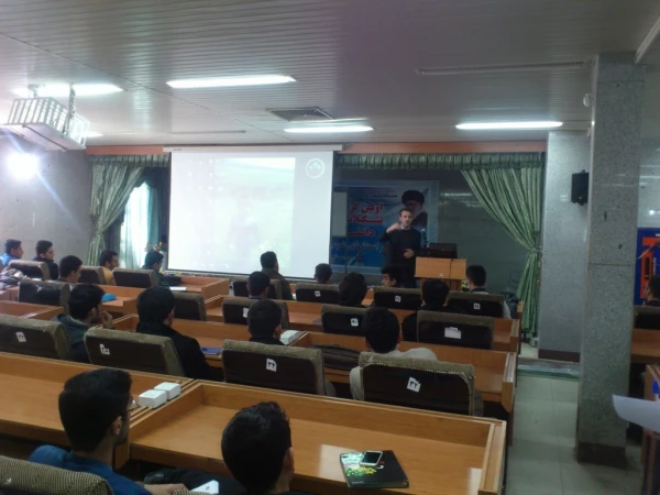 مدیر پژوهش پردیس شهید مدرس کردستان :

محققی در صحنه تولید وانتشار علمی موفق است که بتواند  ... 4