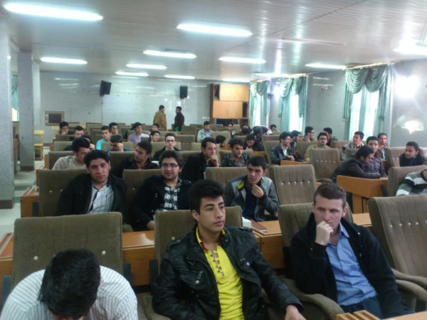 مدیر پژوهش پردیس شهید مدرس کردستان :

محققی در صحنه تولید وانتشار علمی موفق است که بتواند  ... 5