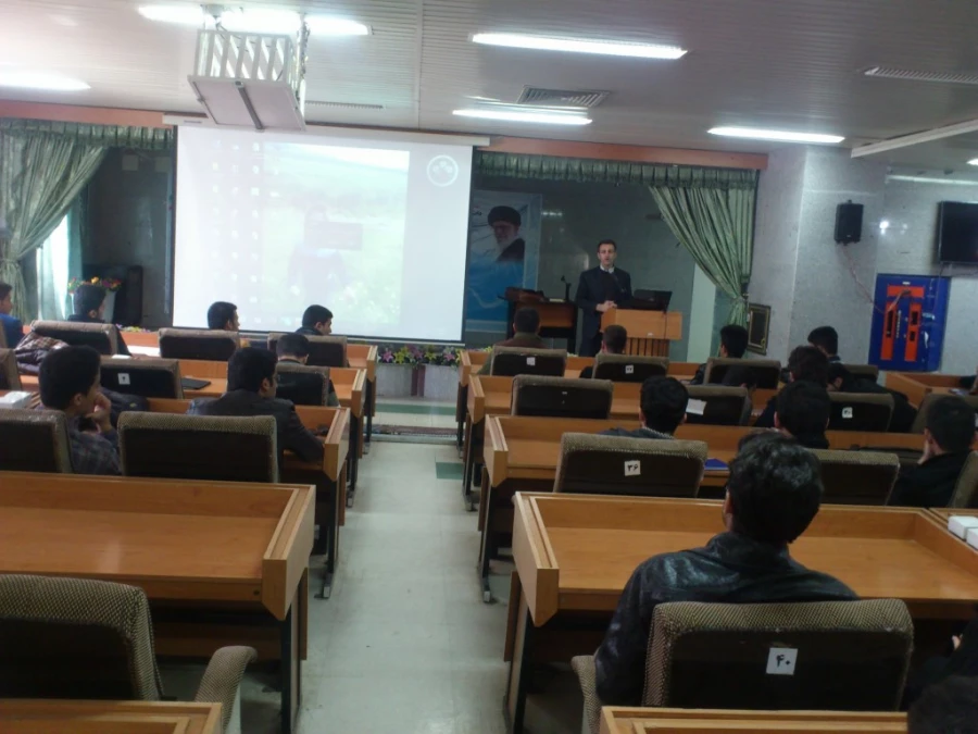 مدیر پژوهش پردیس شهید مدرس کردستان :

محققی در صحنه تولید وانتشار علمی موفق است که بتواند  ... 8