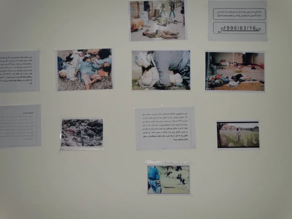 برپایی نمایشگاه عکس

یادواره شهدای شیمیایی حلبچه و مناطق کرد نشین ایران در کردستان 4