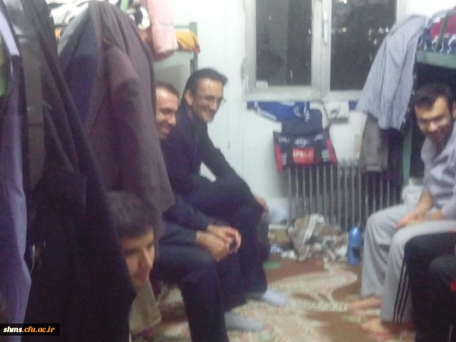 بازدید سرزده 

ریاست دکتر الماسی از کوی دانشگاه  5