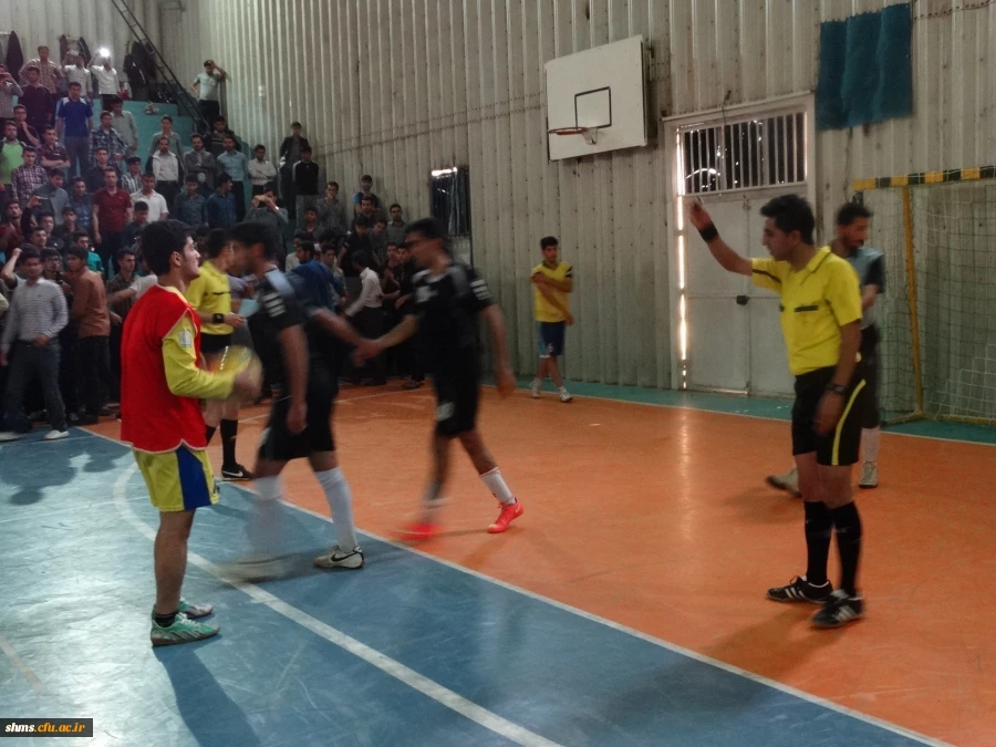 با گرامیداشت یاد و خاطره شهید فرزانه مرتضی مطهری
فینال مسابقات فوتسال دانشجویان شهید مدرس به کار خود پایان داد 6