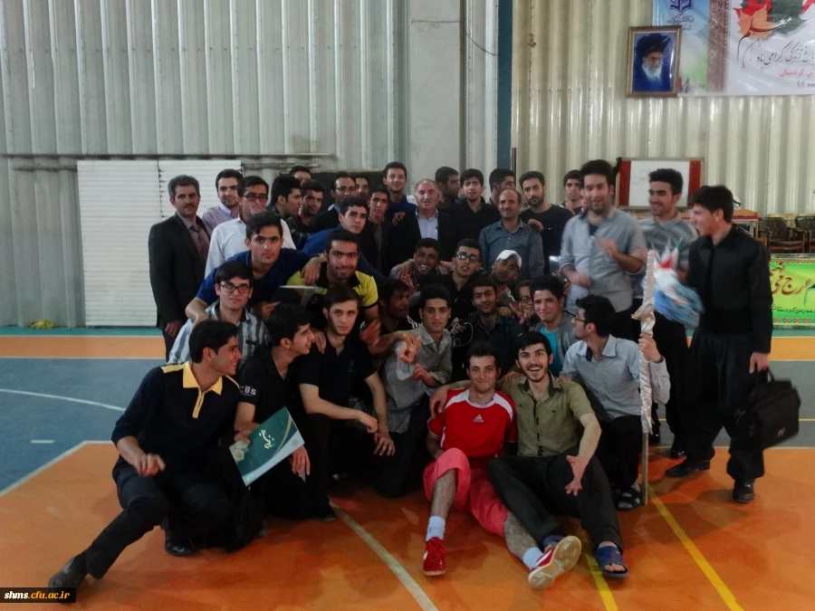 با گرامیداشت یاد و خاطره شهید فرزانه مرتضی مطهری
فینال مسابقات فوتسال دانشجویان شهید مدرس به کار خود پایان داد 10