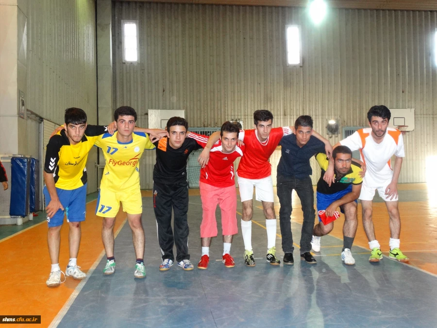 با گرامیداشت یاد و خاطره شهید فرزانه مرتضی مطهری
فینال مسابقات فوتسال دانشجویان شهید مدرس به کار خود پایان داد 9