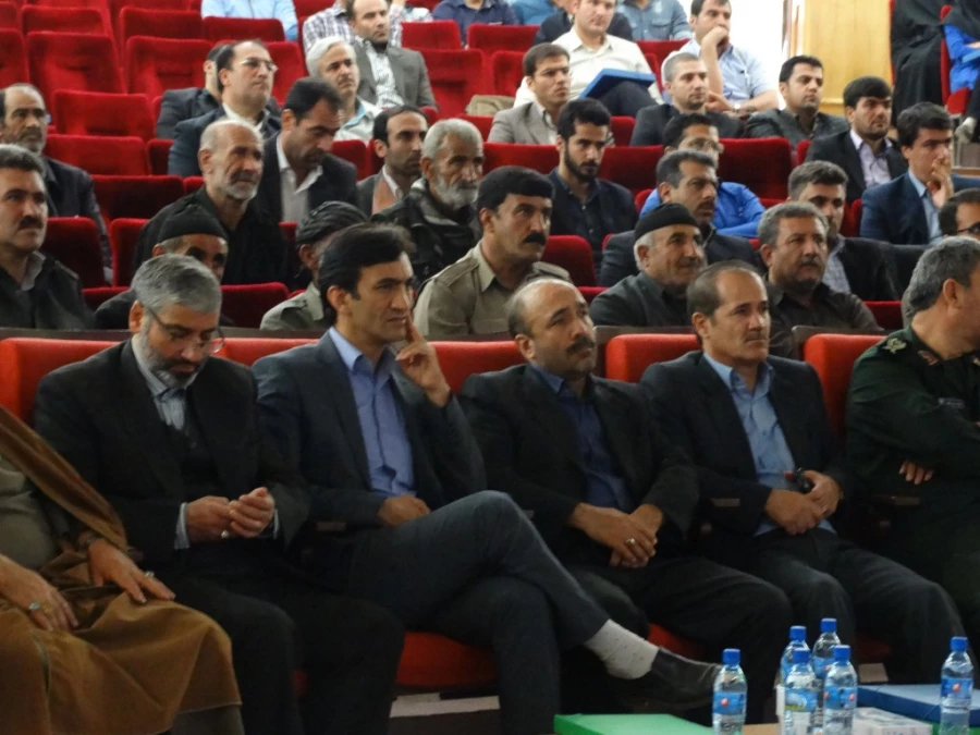 تخصیص لوح یاد بود به دانشگاه فرهنگیان کردستان

درکنگره شهدای پیشمرگان مسلمان کرد در تالار مولوی دانشگاه کردستان 5