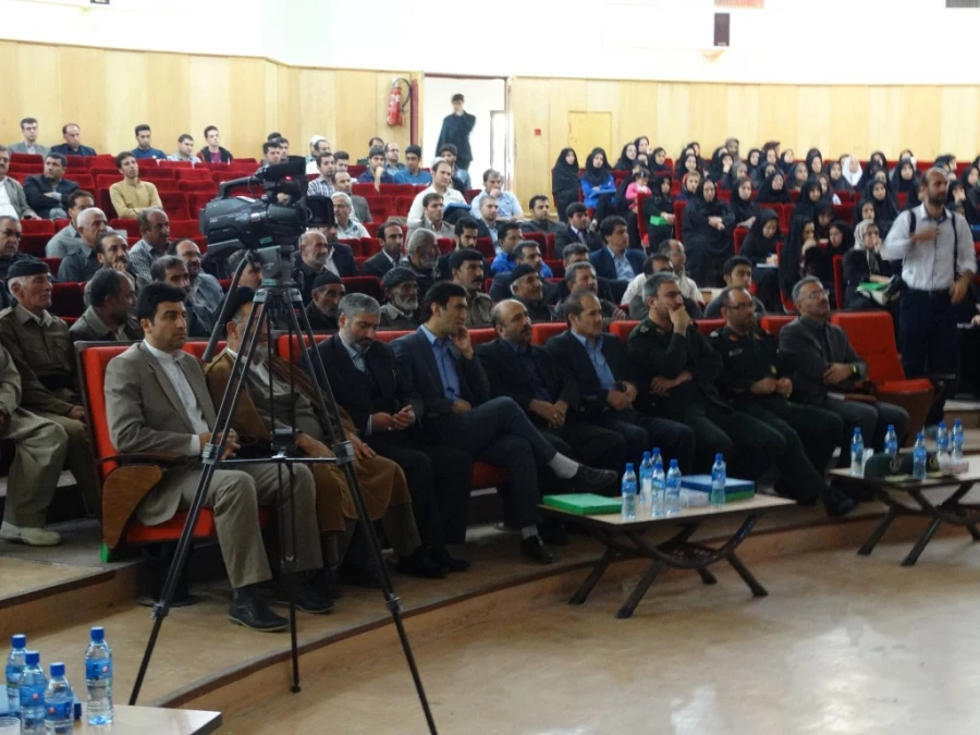 تخصیص لوح یاد بود به دانشگاه فرهنگیان کردستان

درکنگره شهدای پیشمرگان مسلمان کرد در تالار مولوی دانشگاه کردستان 4