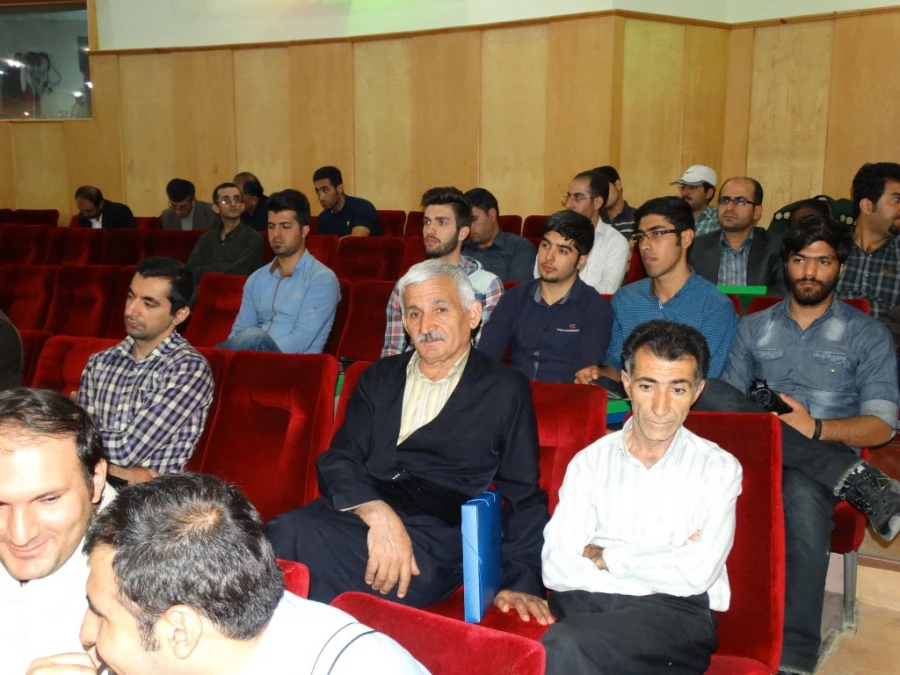 تخصیص لوح یاد بود به دانشگاه فرهنگیان کردستان

درکنگره شهدای پیشمرگان مسلمان کرد در تالار مولوی دانشگاه کردستان 7