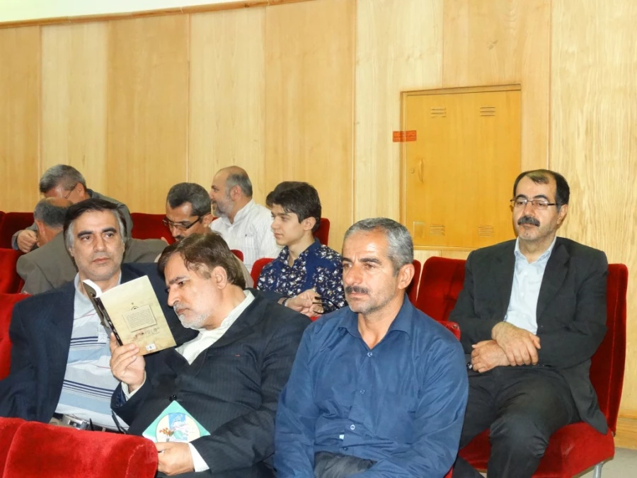 تخصیص لوح یاد بود به دانشگاه فرهنگیان کردستان

درکنگره شهدای پیشمرگان مسلمان کرد در تالار مولوی دانشگاه کردستان 10