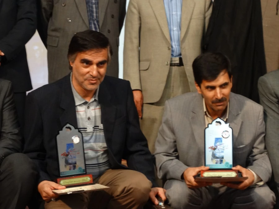 تخصیص لوح یاد بود به دانشگاه فرهنگیان کردستان

درکنگره شهدای پیشمرگان مسلمان کرد در تالار مولوی دانشگاه کردستان 6