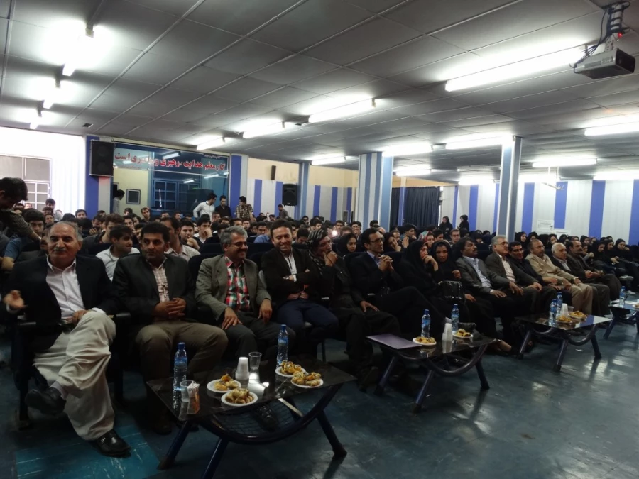 ئیواره ییک  له گه ل و شیعر و چیروک 
در هفته تعلیم و تربیت (آموزش) 4