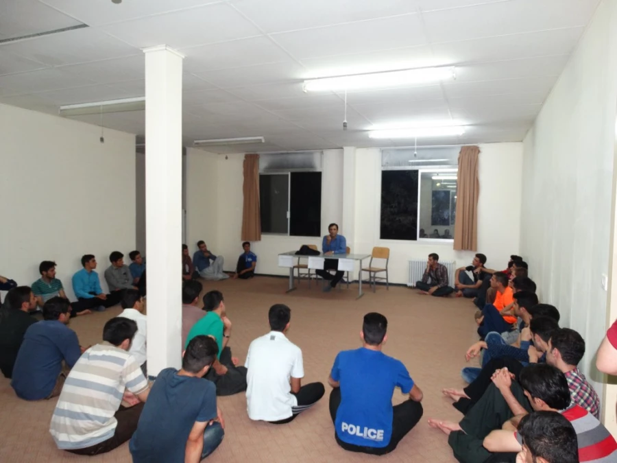 به روایت تصویر :
شور و حال پردیس شهید مدرس کردستان طی  سفر دکتر روحانی به استان کردستان 6