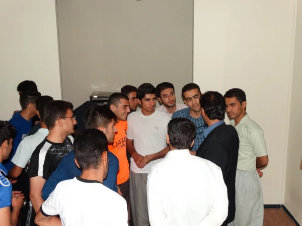 به روایت تصویر :
شور و حال پردیس شهید مدرس کردستان طی  سفر دکتر روحانی به استان کردستان 8