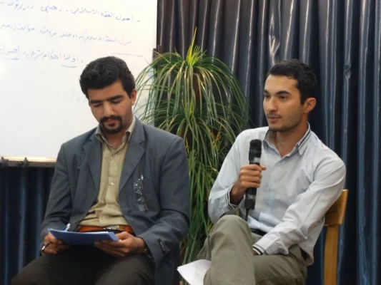 طی مناظره ی انتخاباتی 
کاندیداتورهای شورای صنفی رفاهی دانشجویی شهید مدرس از خود دفاع کردند. 3