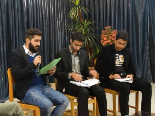 طی مناظره ی انتخاباتی 
کاندیداتورهای شورای صنفی رفاهی دانشجویی شهید مدرس از خود دفاع کردند. 4