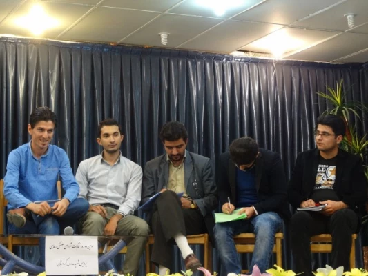 طی مناظره ی انتخاباتی 
کاندیداتورهای شورای صنفی رفاهی دانشجویی شهید مدرس از خود دفاع کردند. 6