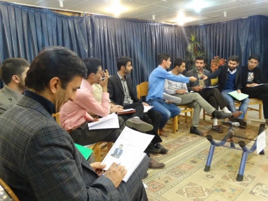 طی مناظره ی انتخاباتی 
کاندیداتورهای شورای صنفی رفاهی دانشجویی شهید مدرس از خود دفاع کردند. 12