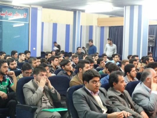 طی مناظره ی انتخاباتی 
کاندیداتورهای شورای صنفی رفاهی دانشجویی شهید مدرس از خود دفاع کردند. 21