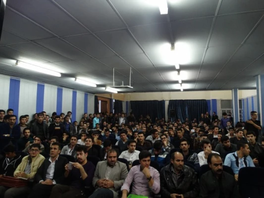 در پردیس شهید مدرس کردستان برگزار شد:

دومین نشست تخصصی "ئیواره ییک له گه ل شیعر و چیروک" 7