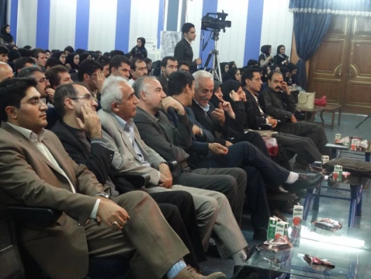 در پردیس شهید مدرس کردستان برگزار شد:

دومین نشست تخصصی "ئیواره ییک له گه ل شیعر و چیروک" 20