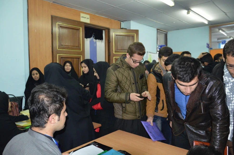 در دانشگاه فرهنگیان کردستان، پردیس شهید مدرس سنندج برگزار شد:

نخستین همایش تربیت سیاسی و اجتماعی ، جایگاه و اقتضائات آن در تربیت معلم 2