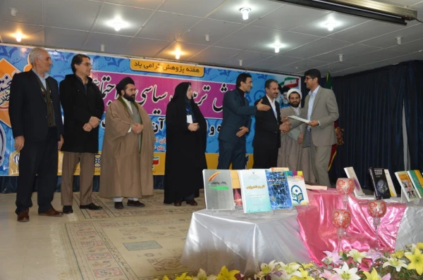 در دانشگاه فرهنگیان کردستان، پردیس شهید مدرس سنندج برگزار شد:

نخستین همایش تربیت سیاسی و اجتماعی ، جایگاه و اقتضائات آن در تربیت معلم 6