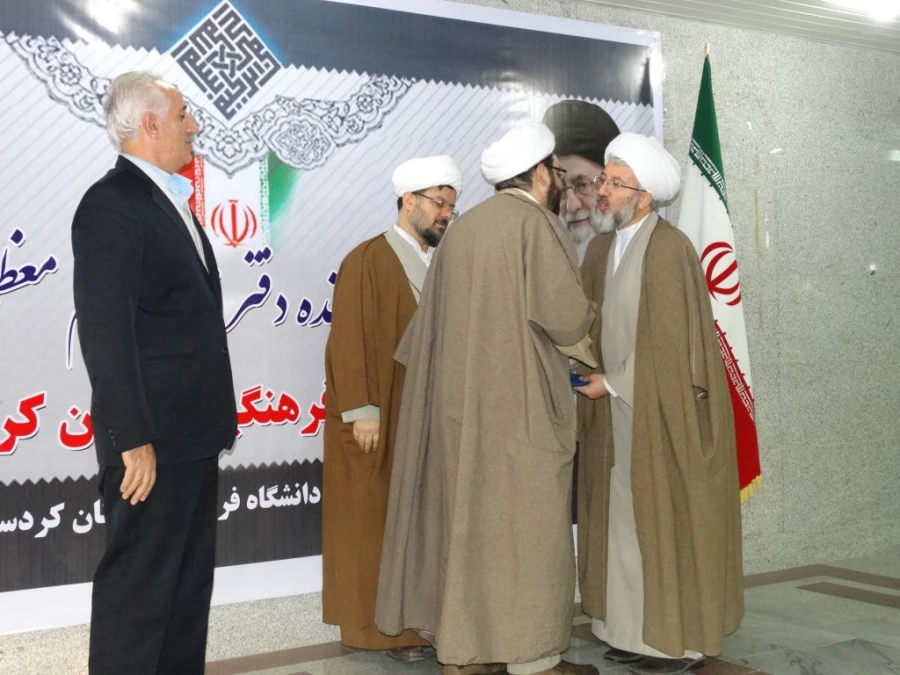 طی معارفه ای توسط دفتر نهاد نمایندگی کل کشور 

مسئول نهاد نمایندگی در دانشگاه فرهنگیان کردستان منصوب شد 5