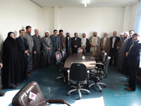 طی معارفه ای توسط دفتر نهاد نمایندگی کل کشور 

مسئول نهاد نمایندگی در دانشگاه فرهنگیان کردستان منصوب شد 7