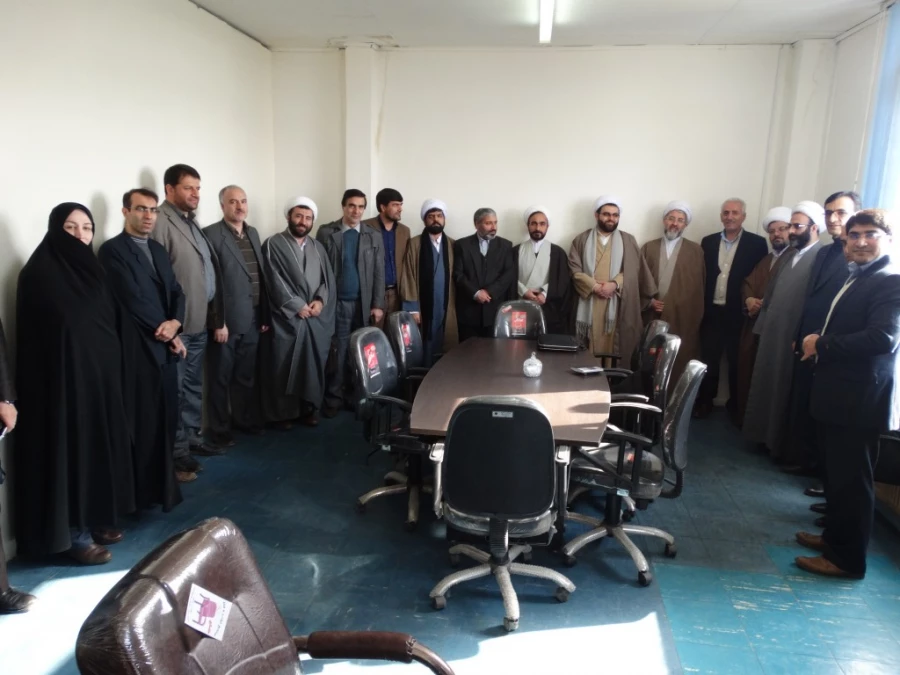 طی معارفه ای توسط دفتر نهاد نمایندگی کل کشور 

مسئول نهاد نمایندگی در دانشگاه فرهنگیان کردستان منصوب شد 7