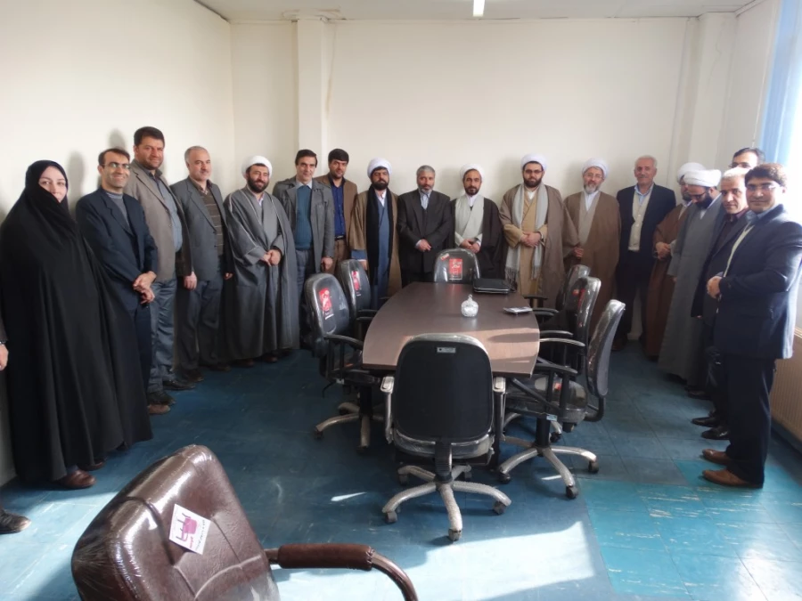 طی معارفه ای توسط دفتر نهاد نمایندگی کل کشور 

مسئول نهاد نمایندگی در دانشگاه فرهنگیان کردستان منصوب شد 8