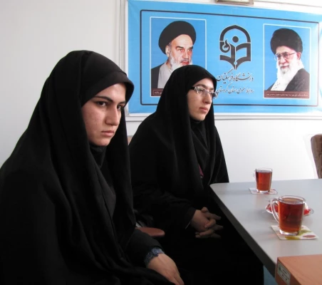 در جلسه شورای فرهنگی استان،  متین فاضل و مهدیه عربی 

طی احکام جداگانه ای از سوی فرمانده بسیج دانشجویی استان کردستان به عنوان مسئول بسیج دانشجویی منصوب شدند. 3