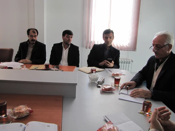 در جلسه شورای فرهنگی استان،  متین فاضل و مهدیه عربی 

طی احکام جداگانه ای از سوی فرمانده بسیج دانشجویی استان کردستان به عنوان مسئول بسیج دانشجویی منصوب شدند. 5