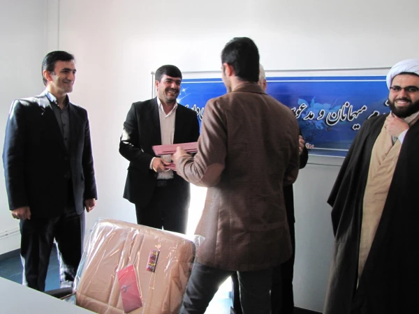 در جلسه شورای فرهنگی استان،  متین فاضل و مهدیه عربی 

طی احکام جداگانه ای از سوی فرمانده بسیج دانشجویی استان کردستان به عنوان مسئول بسیج دانشجویی منصوب شدند. 6