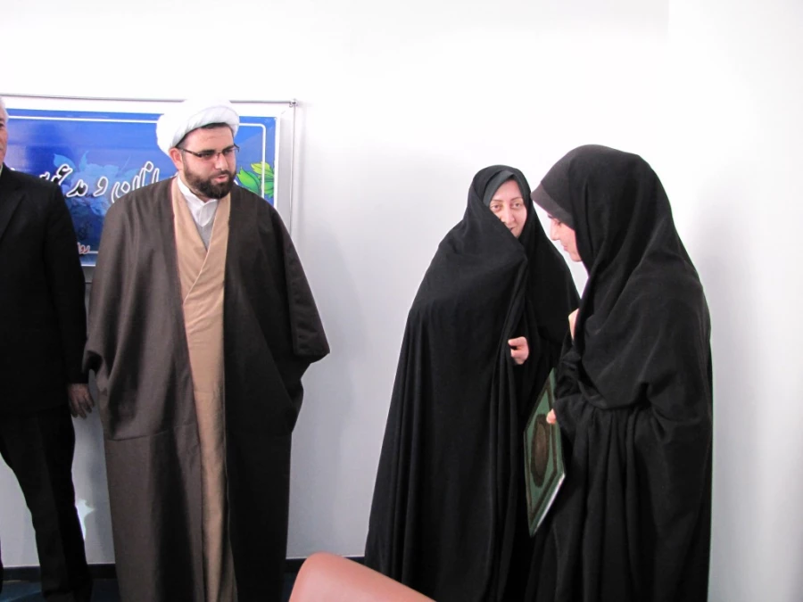 در جلسه شورای فرهنگی استان،  متین فاضل و مهدیه عربی 

طی احکام جداگانه ای از سوی فرمانده بسیج دانشجویی استان کردستان به عنوان مسئول بسیج دانشجویی منصوب شدند. 9