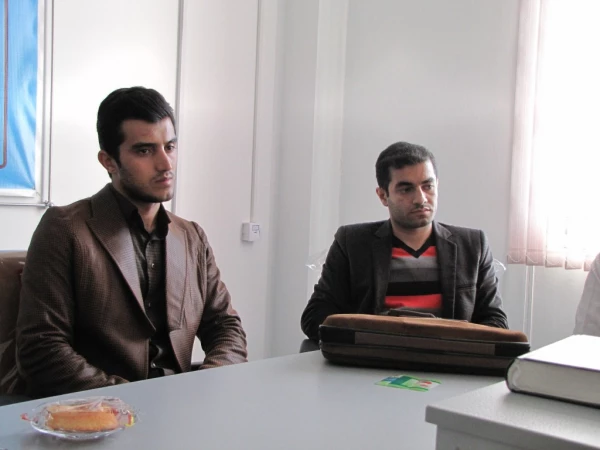 در جلسه شورای فرهنگی استان،  متین فاضل و مهدیه عربی 

طی احکام جداگانه ای از سوی فرمانده بسیج دانشجویی استان کردستان به عنوان مسئول بسیج دانشجویی منصوب شدند. 10