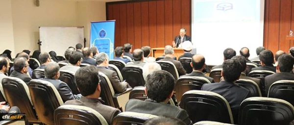 دکتر مهر محمدی سرپرست دانشگاه فرهنگیان با حضور در نشست مسئولان حراست پردیس های دانشگاه فرهنگیان سراسر کشور:

حراست در تحقق ارزش ها ، اهداف و سیاست های دانشگاه نقشی مهم ایفا می کند. 3