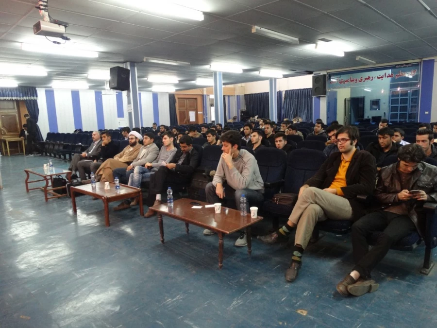 با حضور مدرسین: دکتر الماسی، دکترنقشبندی و دکترجوانمردی

کارگاه مکتب شناسی مکاتب ادبی- هنری، سیاسی- اجتماعی و فلسفی برگزار شد 3