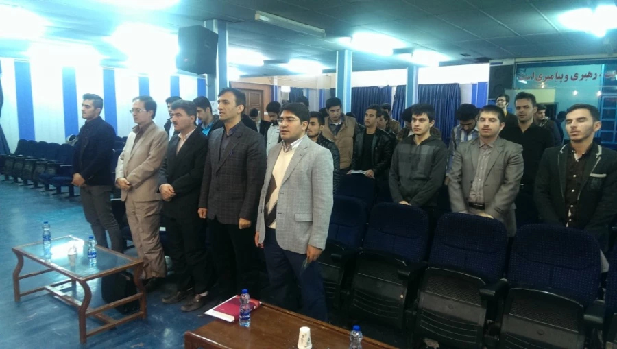 با حضور مدرسین: دکتر الماسی، دکترنقشبندی و دکترجوانمردی

کارگاه مکتب شناسی مکاتب ادبی- هنری، سیاسی- اجتماعی و فلسفی برگزار شد 5