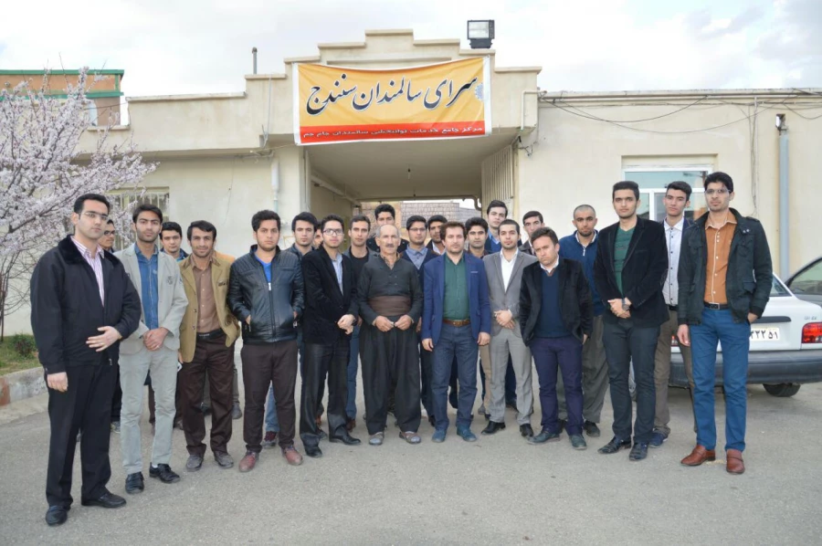 کانون سلامت پردیس شهید مدرس کردستان

به نیابت از دانشجویان دانشگاه فرهنگیان از سالخوردگان سرای سالمندان سنندج دیدار نمودند.
 9