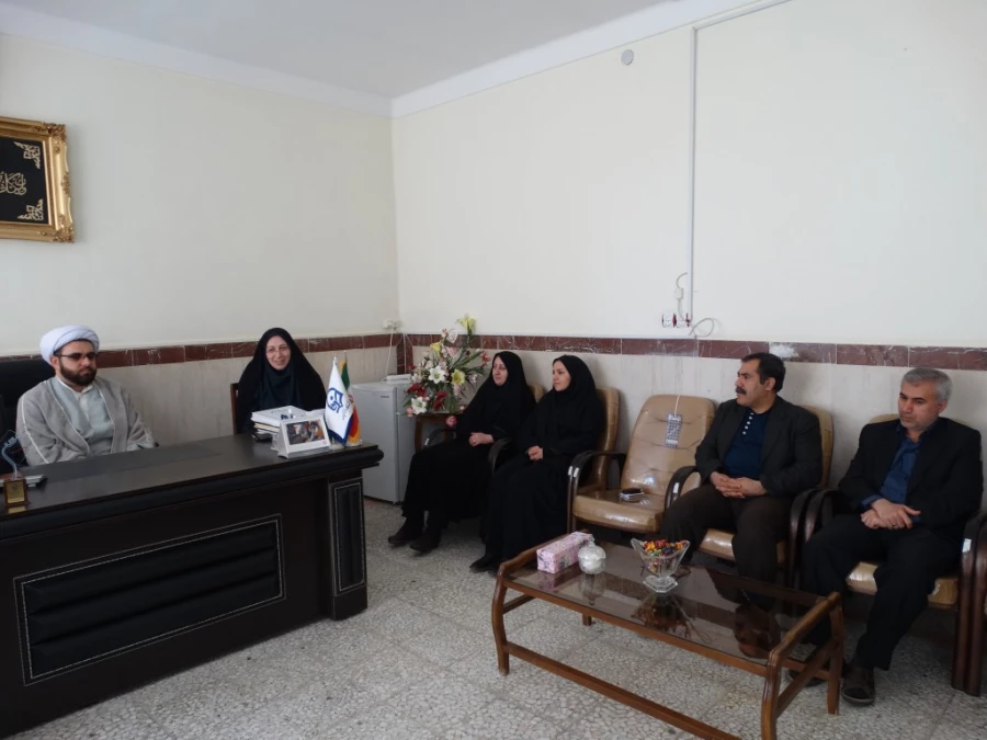 به دنبال برگزاری با کیفیت همایش تربیت سیاسی و اجتماعی کردستان

از سوی دبیر اجرایی همایش، از عوامل اجرایی همایش با اهدا لوح تجلیل  به عمل آمد. 7